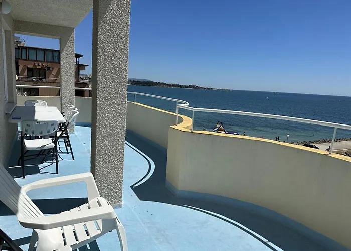 Panorama ホテル ラヴダ